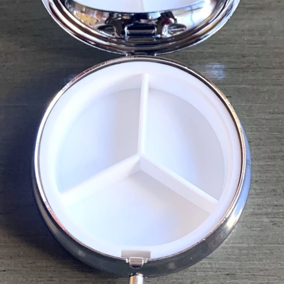 Make a Wish Fairy Dandelion Puff 3 Compartment Purse Travel Vitamin Pill Box - Picture 3 of 4